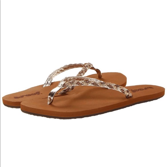 reef twisted stars flip flops